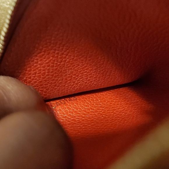 Louis Vuitton Empreinte Wallet - Picture 3 of 10